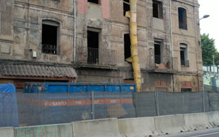 Edificio en rehabilitación y obras