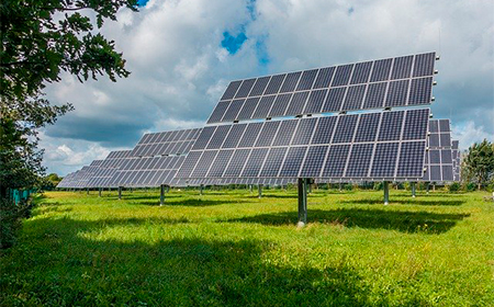 UNEF afirma que el sector va a hacer un esfuerzo para contribuir a reducir la factura de la luz con la energía fotovoltaica