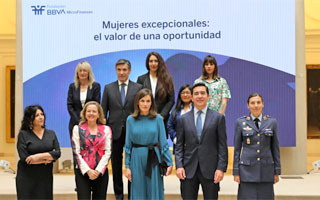 Encuentro con mujeres excepcionales. Fundación BBVA preside Reina Letizia