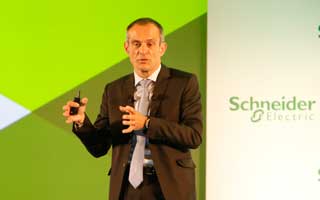 Jean-Pascal Tricoire, presidente y CEO de Schneider Electric durante la presentación de la estrategia Life is On