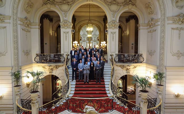 Foto de familia de los socios de FEGECA en el Real Casino de Madrid