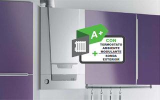 Caldera de condensación Naneo A+ con termostato modulante en una cocina