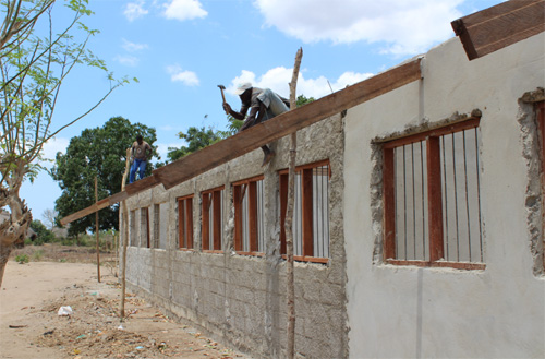 Construcción de una Escuela en Mozambique