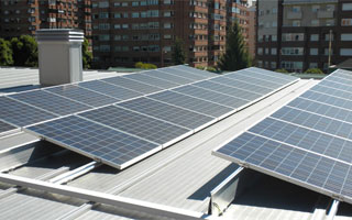 Instalación de energía solar fotovoltaica en azotea