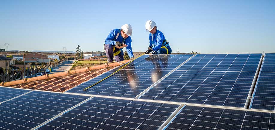 Instalación solar fotovoltaica con paneles solares