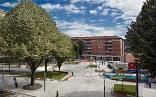 Viviendas rehabilitadas situadas en la Plaza Corazón de María de Bilbao