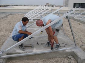 Instalación de los soportes para una batería de captadores